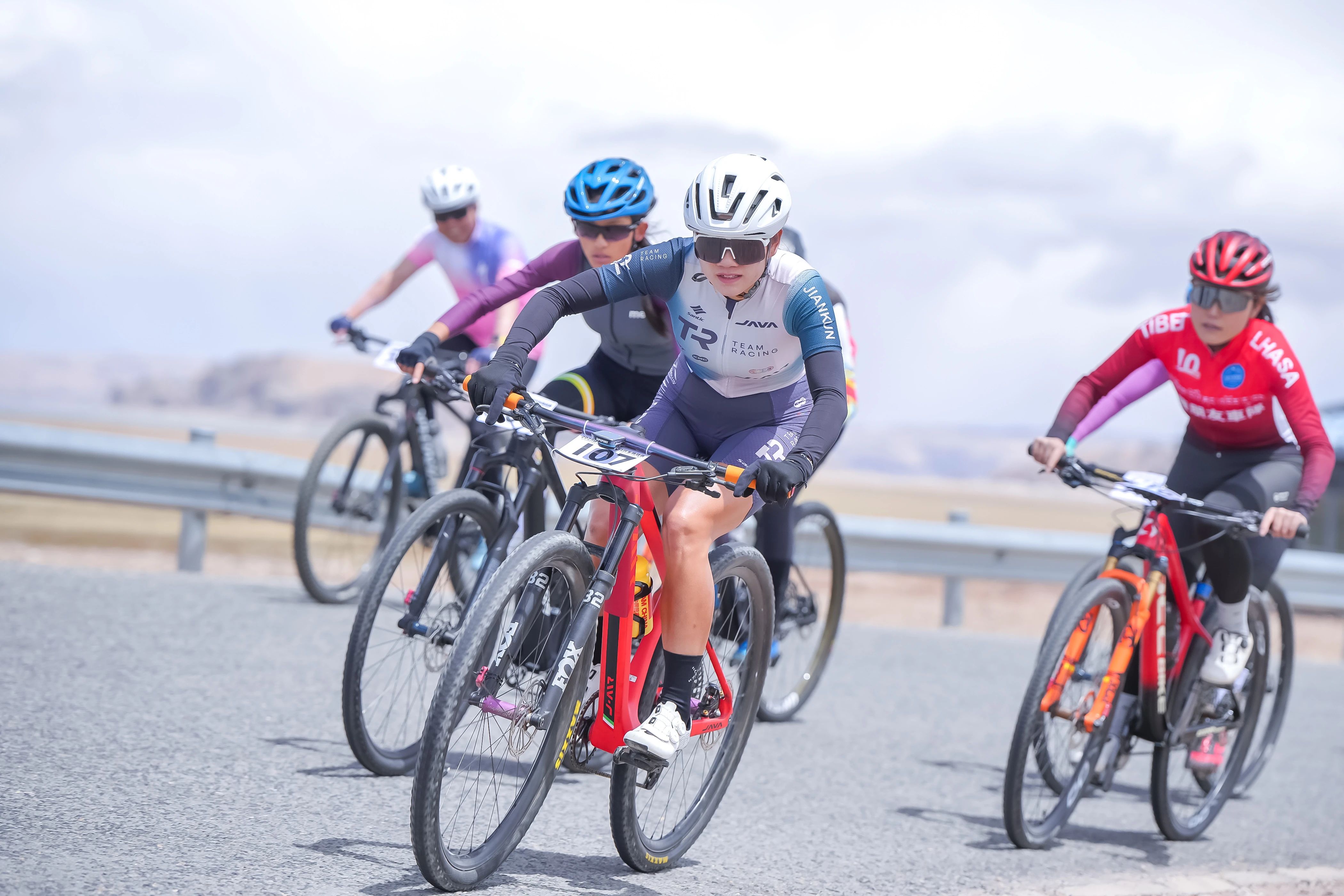 什么？ JAVA-JIANKUN車隊(duì)隊(duì)長三天豪奪雙冠！