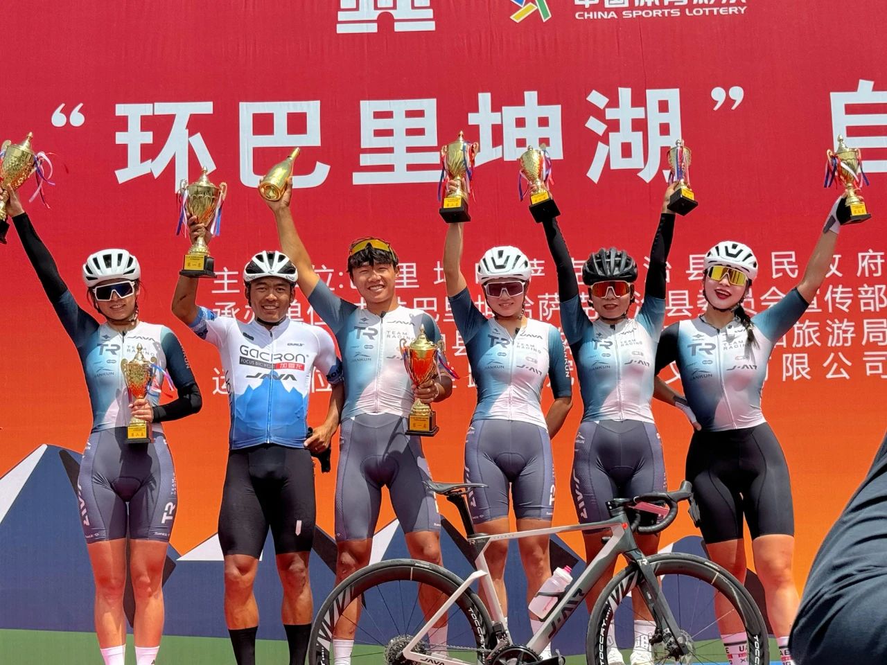 巴里坤湖上演速度魔法！JAVA戰(zhàn)隊(duì)全員開掛