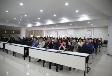 致敬勞模 - “點贊”我心目中的勞模，讓勞模精神發(fā)光！